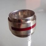 Ring acylindrisch dun rood klein gert-engels-19389