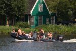 Volle boot op de Zaan